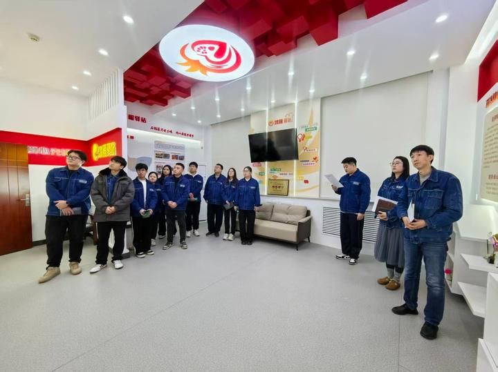 包头市东河区：“红石榴驿站”让光明温暖群众心坎