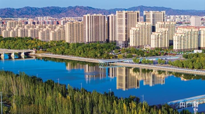 昆都仑区:蓝天碧水共生图景