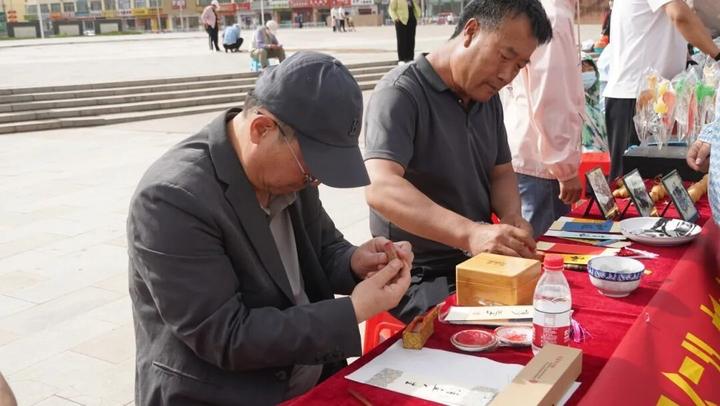 乌海市海南区：让“指尖技艺”转化为“指尖经济”